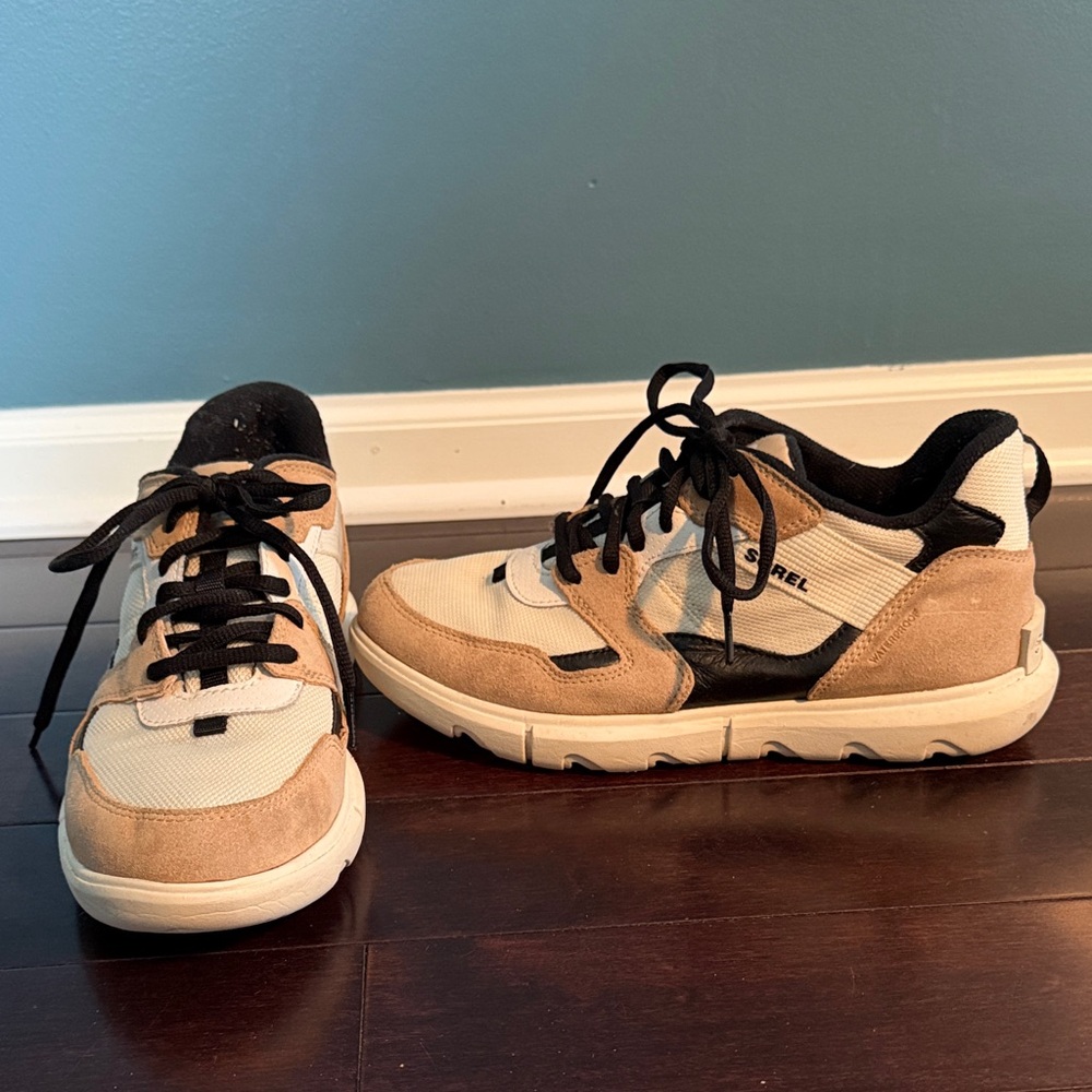 Sorel Waterproof Explorer II NL4883-181 Women's Tan Black Sneakers Sz 8.5